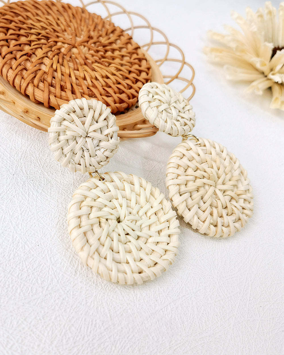 Pendientes Redondos de Ratán Bloom