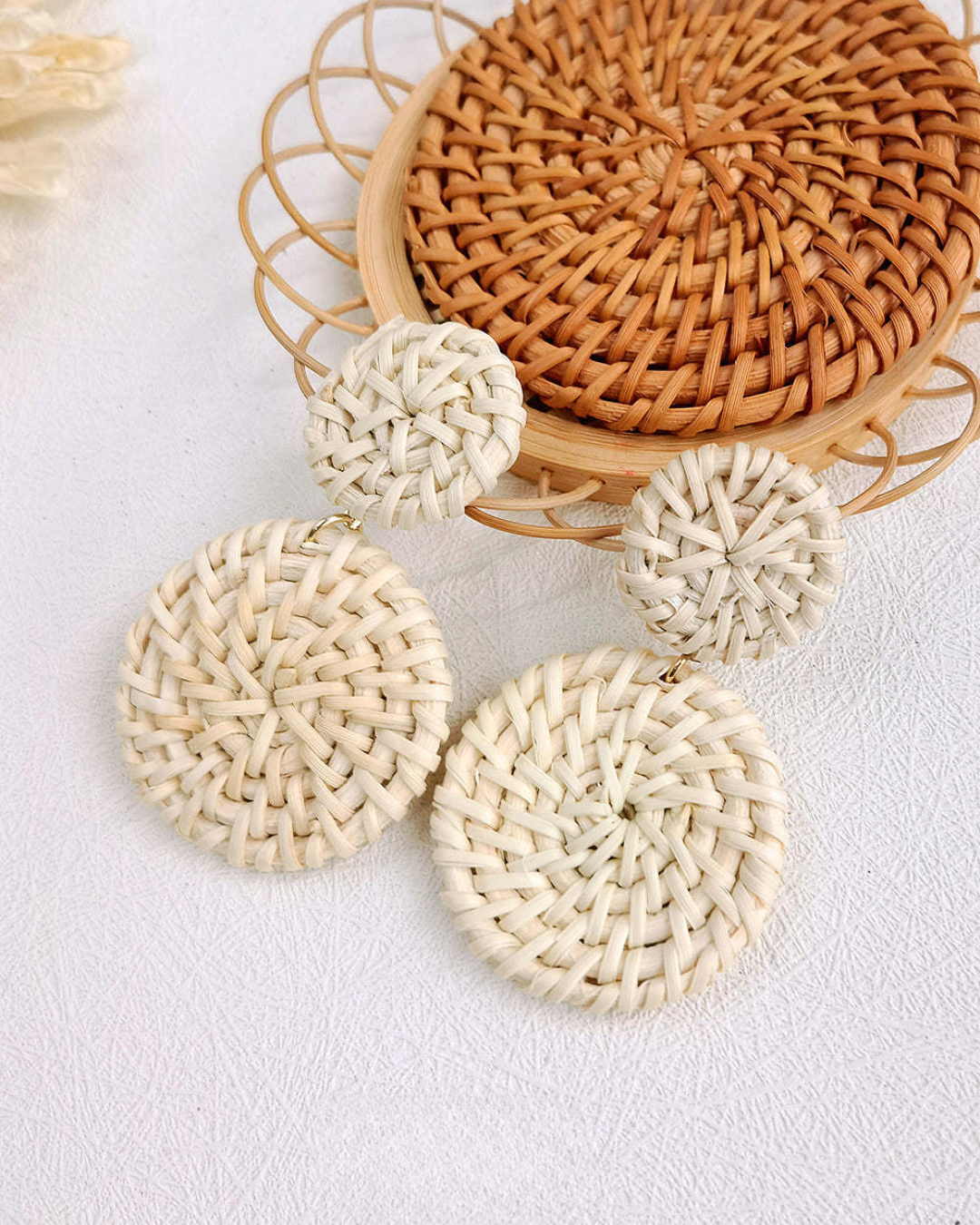 Pendientes Redondos de Ratán Bloom